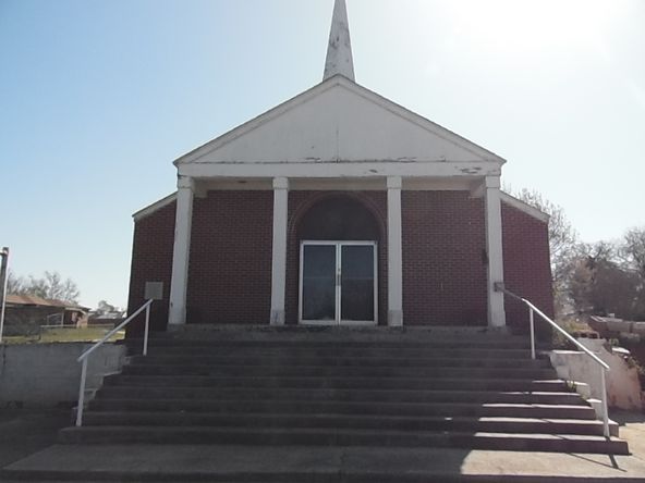 1401 S 12th St, Chickasha, OK 73018
